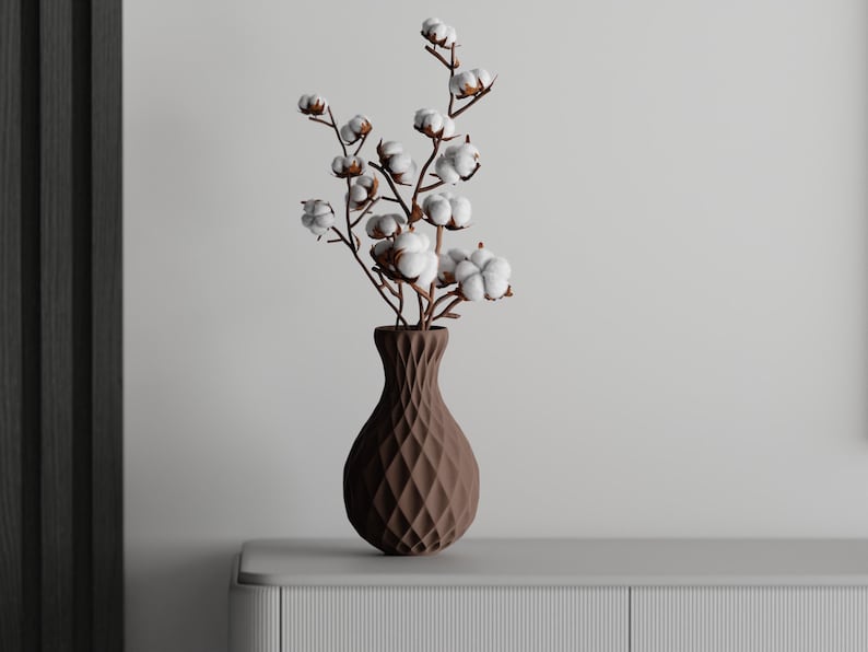 Elegante diamantfacettierte 3D-gedruckte Vase mit schmaler Öffnung